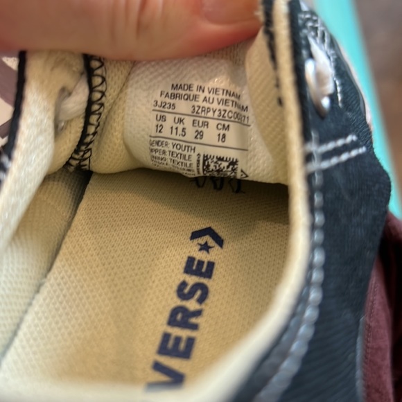 Girls converse black size 12 - Picture 3 of 3